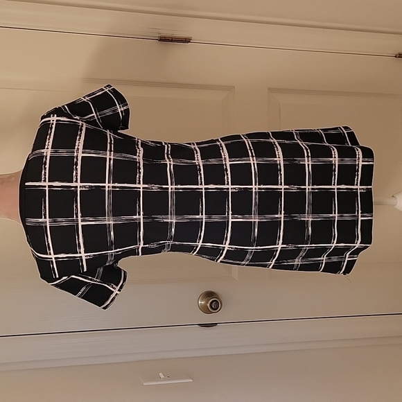 Persaya Black and White Windowpane Print Dress Size M Jrs. - Picture 5 of 7